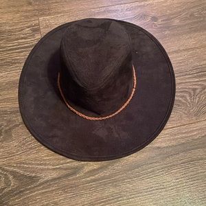 Black stiff brim felt hat